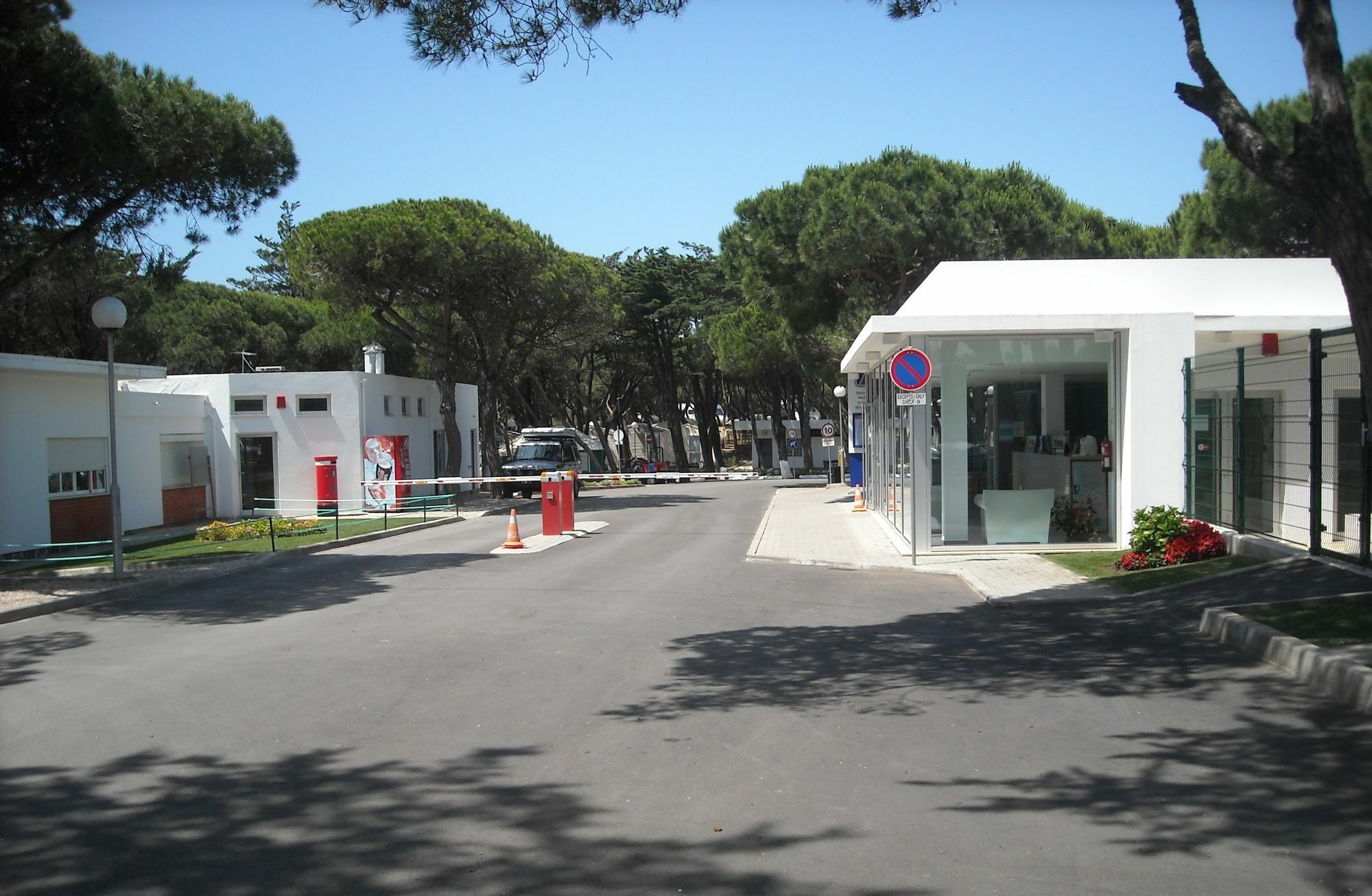 Orbitur Guincho Bungalows - Caravan Park Cascais Esterno foto